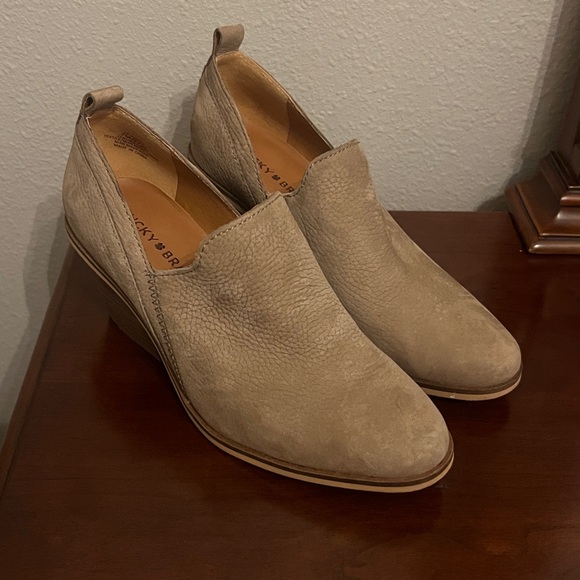 Lucky Brand Women’s Vennia Bootie-Taupe size:7 - Picture 3 of 11